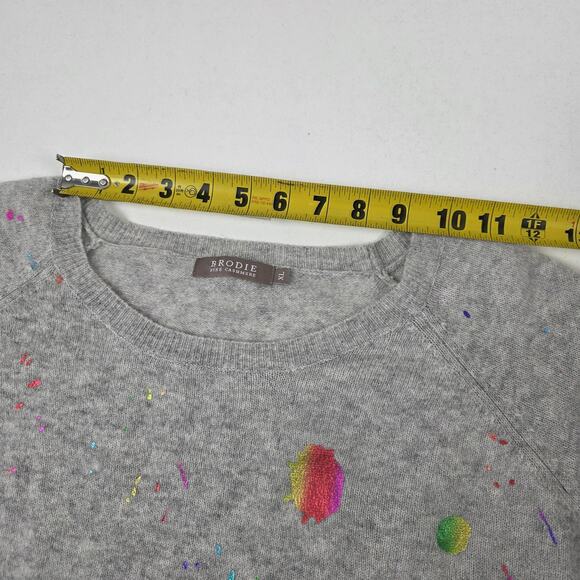 Brodie Cashmere Gray Sweater with Colorful Accents - Picture 5 of 9
